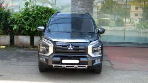 Jual bekas Km 8rb mitsubishi xpander cross premium cvt 2023 abu matic,lokasi di  