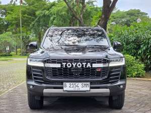 Jual bekas KM.11.RB ANTIK LAND CRUISER GR 3.3 AT 2023 HITAM PERFECT CONDITION,lokasi di  ,Jakarta Pusat