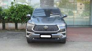 Jual bekas Km15rb toyota kijang innova zenix q hybrid tss 2024 abu,lokasi di  