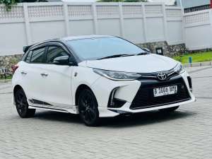 Jual bekas KM20RB RECORD YARIS 1.5 GR Sport TWOTONE AT BENSIN 2022 PUTIH RARE,lokasi di Tangerang Kota