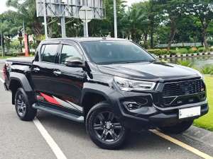 Jual bekas Km25rb Full Ori Hilux 2023 Double Cabin V 4x4 Diesel Automatic Variasi,lokasi di  