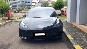 Jual bekas Km25rb tesla model 3 standard range plus 2021 pakai 2022 hitam,lokasi di Jakarta Utara