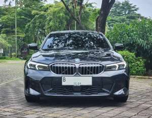 Jual bekas KM.5.RB ANTIK BMW 330i M-SPORT PRO LCI 2024 BLACK ON BLACK RASA BARU,lokasi di Tangerang Kota