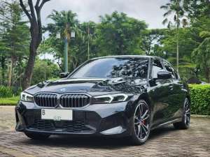 Jual bekas KM.5.RB PERAK BMW 330i M-SPORT PRO LCI 2024 HITAM BEKAS RASA BARU,lokasi di Jakarta Selatan