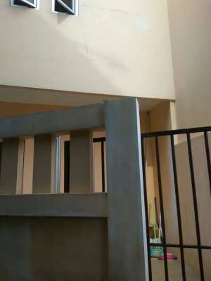 Kontrak Tahunan JakPus Rumah 3 Tingkat Bungur Senen Atrium Keluarga lokasi di Jakarta Pusat, tersedia melalui melalui situs Olx