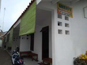 Kontrakan Keluarga LuasMasuk Mobil. Dekat Pacific MallAlun-Alun lokasi di Tegal Kota, tersedia melalui melalui situs Olx