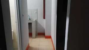 Kontrakan Tahunan 2KT Nyaman dekat Setu di Jagakarsa lokasi di Jakarta Selatan, tersedia melalui melalui situs Olx