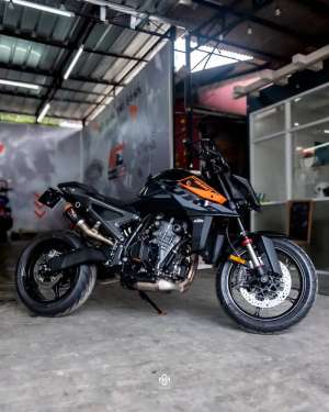Jual bekas KTM 990 Duke 2024 Modif Special 30 Tahun Anniversary,lokasi di Jakarta Selatan