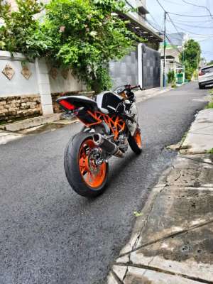 Jual bekas KTM RC 200 Tahun 2017,lokasi di Jakarta Pusat