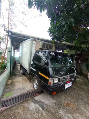 Jual bekas L 300 Box Frozen,lokasi di Balikpapan Kota