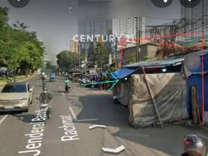 Lahan Strategis Pinggir Jalan Raya Dekat Mall Basura lokasi di Jakarta Timur, tersedia melalui melalui situs Olx