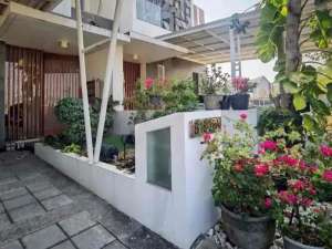 Lake ViewRumah Royal Residence-Wiyung lokasi di Surabaya Kota, tersedia melalui melalui situs Olx