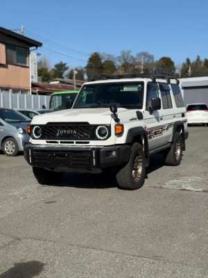 Jual bekas Land Cruiser 70 Modelista NIK 2026 Brand new White Perfect Condition,lokasi di Jakarta Timur
