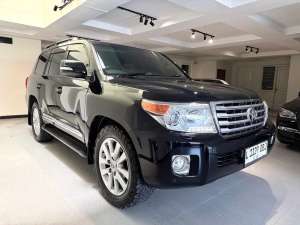 Jual bekas LAND CRUISER VX200 2012 LAND Cruiser VX200 2013 VX200 diesel LC VX 200,lokasi di Surabaya Kota