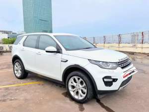 Jual bekas Land Rover Discovery Tahun 2015 Bensin Automatic Putih,lokasi di Jakarta Barat