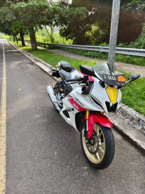 Jual bekas LANGKA YAMAHA R15M V4 ANNIVERSARY WGP LIMITED CONNECTED R 15 R15 ABS,lokasi di Bandung Kota