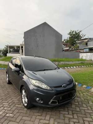 Jual bekas Langkah Ford fiesta S 1.6 Tertinggi matic PMK 2012 Super istimewa,lokasi di Sidoarjo  Kab.