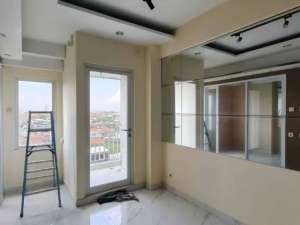 Lantai 1Lantai granit Apartemen Puncak CBD lokasi di Surabaya Kota, tersedia melalui melalui situs Olx