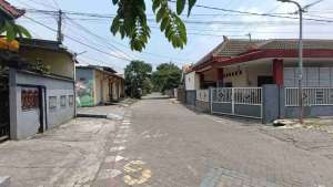 lebar 8 Tanah sbelah Perum Grand Harvest Kebraon Surabaya lokasi di Surabaya Kota, tersedia melalui melalui situs Olx