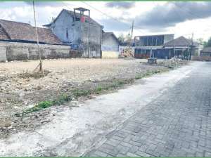 Legalitas SHM Tanah Jl. Raya Ngebo Lokasi Premium Dekat Pasar Gentan lokasi di Sleman Kab., tersedia melalui melalui situs Olx