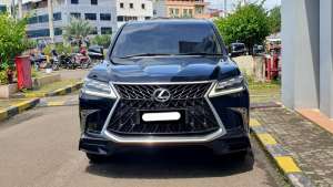 Jual bekas Lexus LX 570 Sport 2016 hitam km 40 rban,lokasi di Jakarta DKI