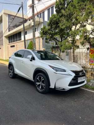 Jual bekas Lexus NX300h AT Hybrid 2.5 harrier 2016 crv 2019,lokasi di Makassar Kota