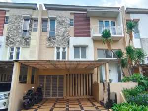 Lotus Summarecon Bekasi Jln Kembar Utama View Danau Split Lvl Morizen lokasi di Bekasi Kab., tersedia melalui melalui situs Olx