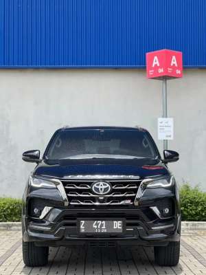 Jual bekas Low km 28rb Fortuner GR 2.8 AT 2023,lokasi di Bandung Kota