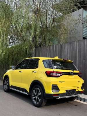 Jual bekas LOW KMDAIHATSU ROCKY 1.0 TC R ADS CVT AT 2021,lokasi di Bandung Kota