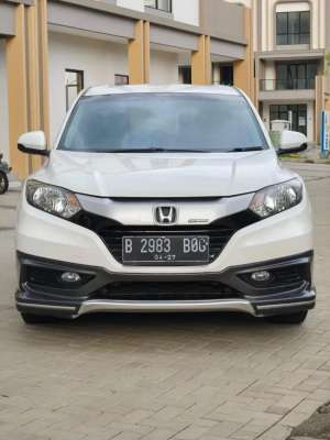 Jual bekas LOW KM HONDA HRV E MUGEN CVT AT 2017 PUTIH,lokasi di Tangerang Kota