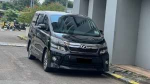 Jual bekas LOW KMToyota Vellfire Z 2.4 Golden Eye CBU AT 20142015,lokasi di Bekasi Kota