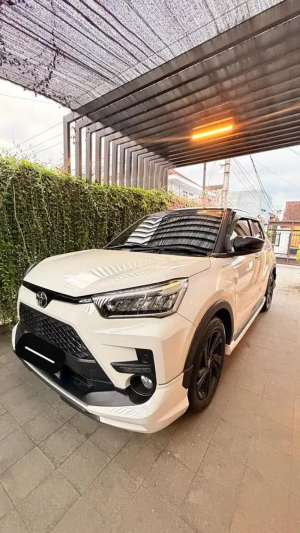 Jual bekas LOW KM Toyota Raize 1.0 Turbo GR Sport CVT TSS Two-Tone,lokasi di Bekasi Kota