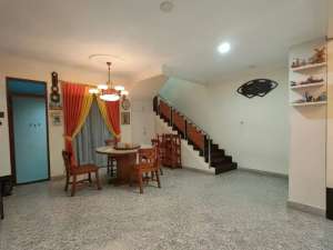 Luxury Home 3 Lantai Area Walet Permai PIK Jakarta Utara Dekat Sekolah SIS , tersedia melalui melalui situs Olx