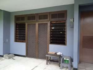 Manyar Kartika lokasi di Surabaya Kota, tersedia melalui melalui situs Olx