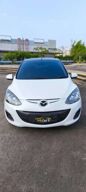 Jual bekas Mazda 2 1.5 V AT 20122013 Wrn Putih Low KM Mulus,lokasi di Bekasi Kota