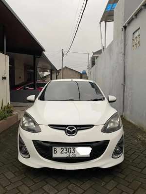 Jual bekas Mazda 2 2013 Bensin,lokasi di Depok Kota
