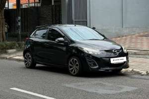 Jual bekas MAZDA 2 20152014 Hitam Matic Bagus Murah Kredit Bekas Surabaya,lokasi di Sidoarjo  Kab.