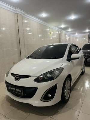 Jual bekas Mazda 2 Hatchback RZ Putih 2012,lokasi di Medan Kota