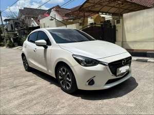Jual bekas Mazda 2 R 1.5 Sky Activ 2020 KM Low Rendah,lokasi di Depok Kota