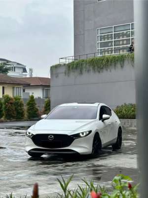 Jual bekas Mazda 3 Hatchback 2021 2.0 Skyactiv,lokasi di Jakarta Pusat