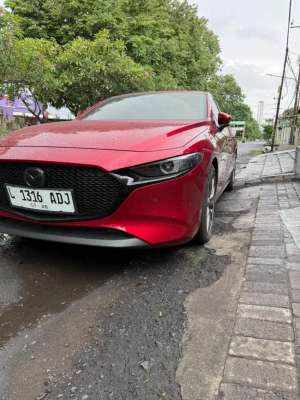 Jual bekas Mazda 3 hatchback Istimewa,lokasi di Surabaya Kota