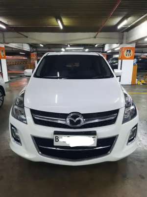 Jual bekas Mazda 8 2012 low km,lokasi di Jakarta Utara