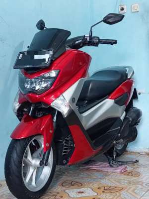 Jual bekas menerima dan membeli nmax tua muda,lokasi di Jakarta Timur