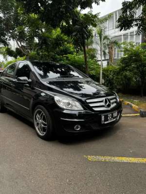 Jual bekas Mercedes Benz B180 AT Low KM Panoramic,lokasi di Jakarta Pusat