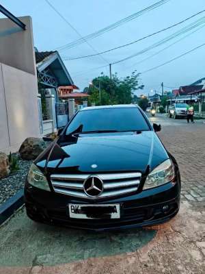 Jual bekas Mercedes-Benz C200 2010 Bensin,lokasi di Medan Kota
