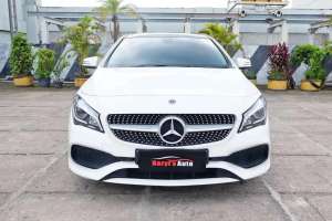 Jual bekas Mercedes Benz CLA 200 CLA200 Sport AMGPanoramic sunroof,lokasi di Jakarta Barat