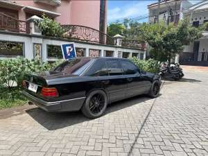Jual bekas Mercedes-Benz E200 1987 Bensin,lokasi di  ,Surabaya Kota