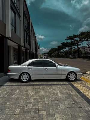 Jual bekas Mercedes-Benz E230 1996 Bensin,lokasi di  ,Tangerang Selatan Kota