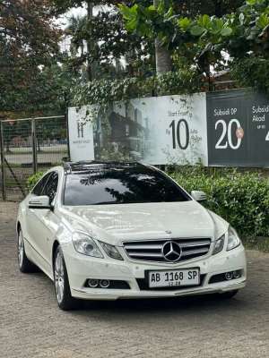 Jual bekas Mercedes Benz E250 COUPE 2011White Putih 2012 2010 Service Record,lokasi di Bogor Kab.