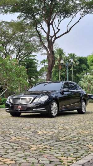 Jual bekas Mercedes-Benz E300 2011 Bensin,lokasi di Tangerang Kota